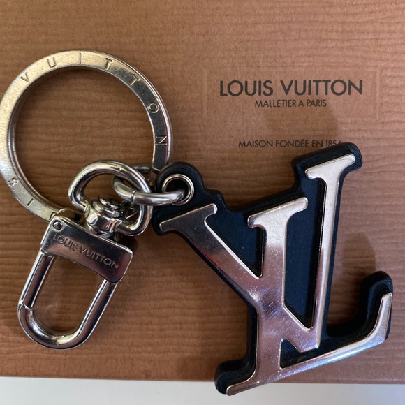 Louis Vuitton Black and Silver Key & Card Holder - Picture 1 of 11